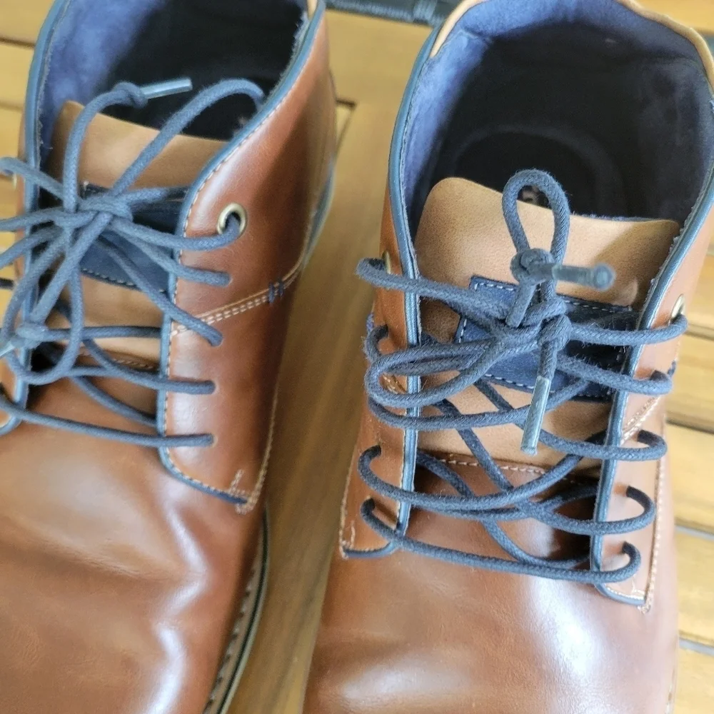 Brown Leather Chukka Boots with Blue Laces